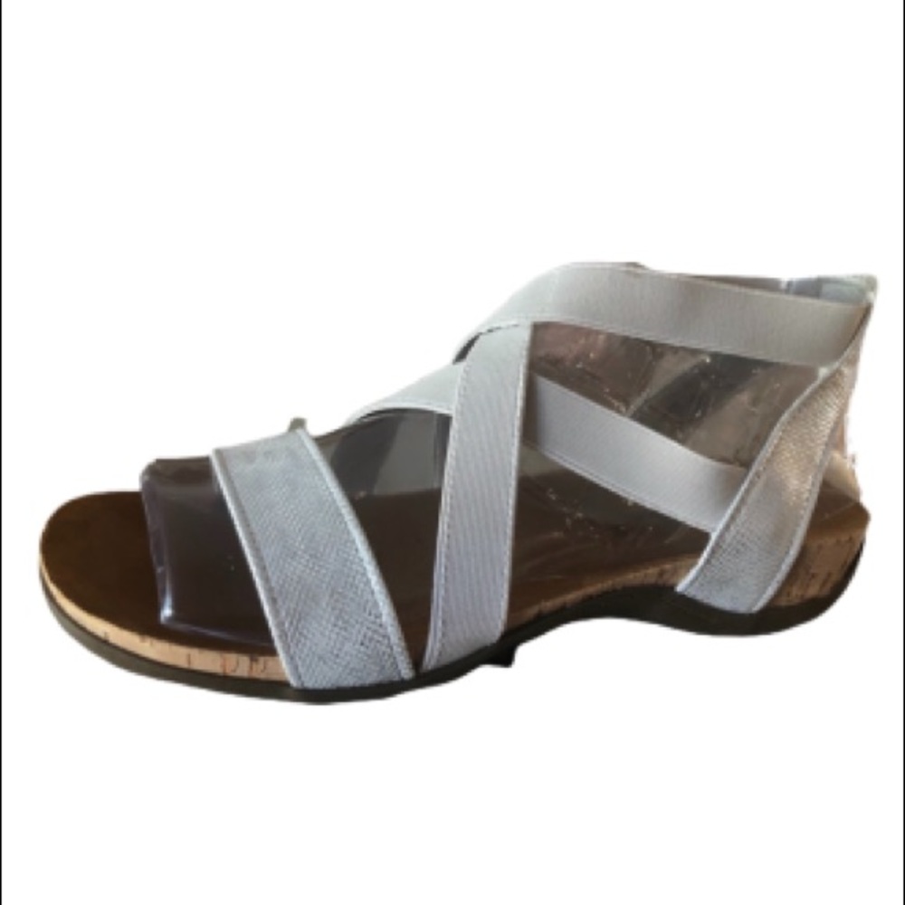 Bearpaw Brea size 11 Silver Sandals Brand New